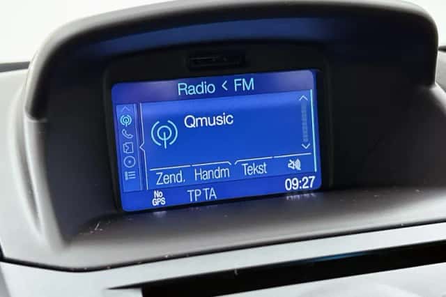 Ford Fiesta (2014) thumbnail 8