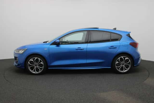 Ford Focus (2022) thumbnail 4