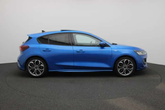 Ford Focus (2022) thumbnail 6