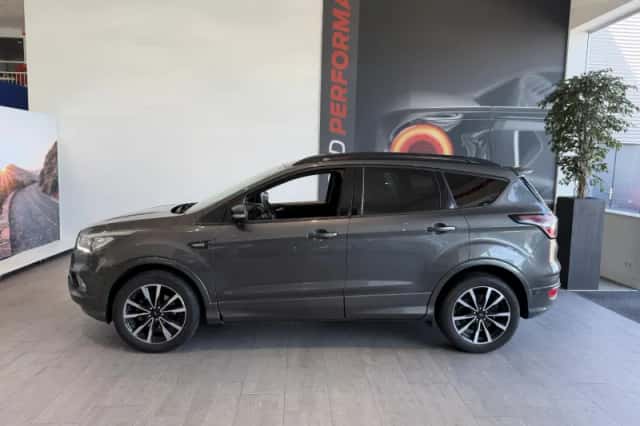Ford Kuga (2018) thumbnail 2