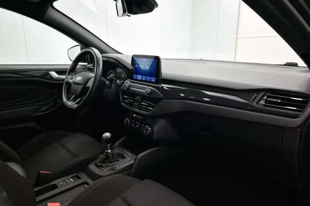 Ford Focus (2018) thumbnail 18