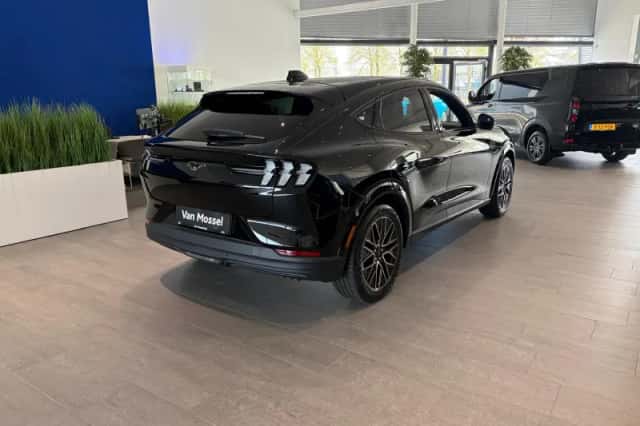 Ford Mustang Mach-E (2026) thumbnail 6