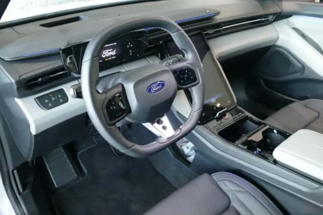 Ford Capri (2025) thumbnail 18