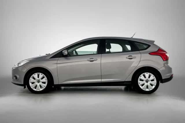 Ford Focus (2013) thumbnail 2