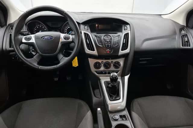 Ford Focus (2013) thumbnail 18