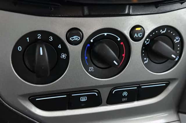 Ford Focus (2013) thumbnail 19
