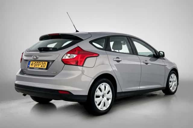 Ford Focus (2013) thumbnail 4