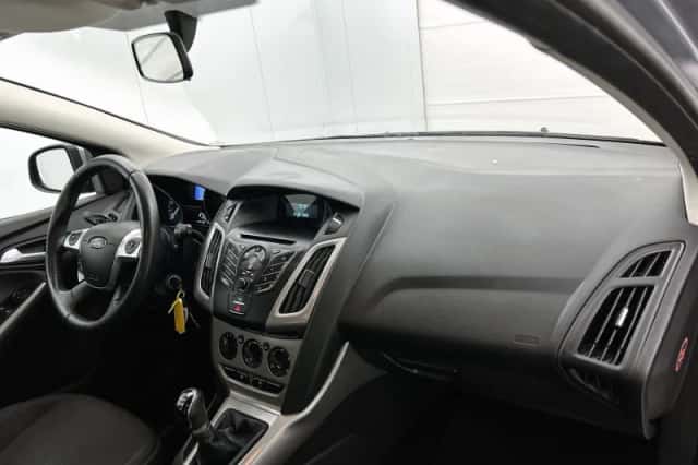 Ford Focus (2013) thumbnail 8