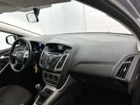 Ford Focus thumbnail 8