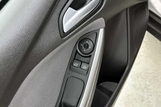 Ford Focus (2013) thumbnail 10