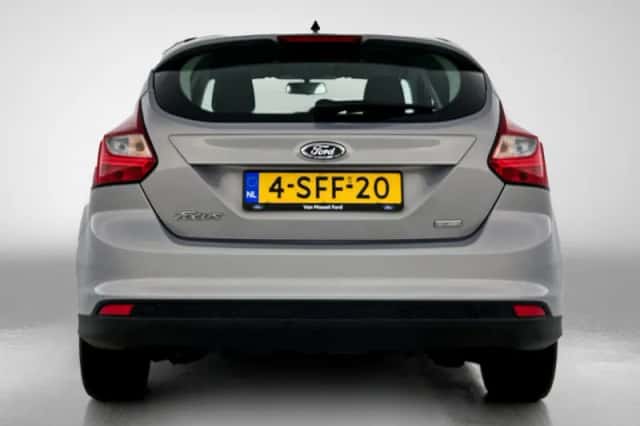 Ford Focus (2013) thumbnail 3