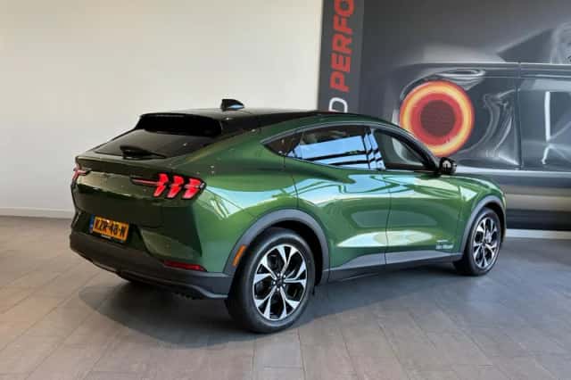 Ford Mustang Mach-E (2026) thumbnail 5