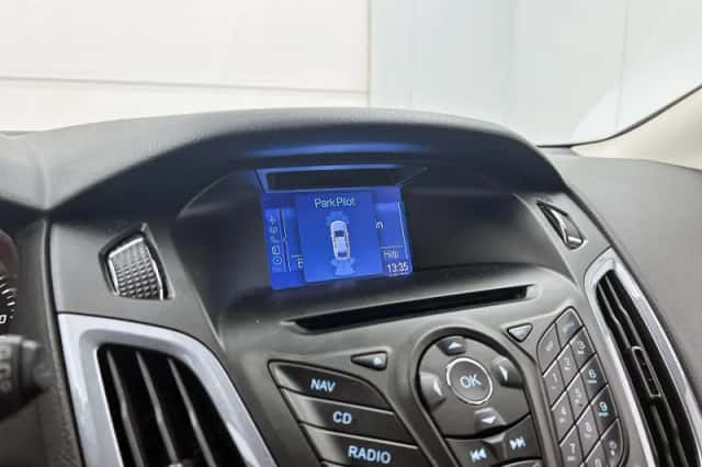 Ford Focus (2013) thumbnail 12