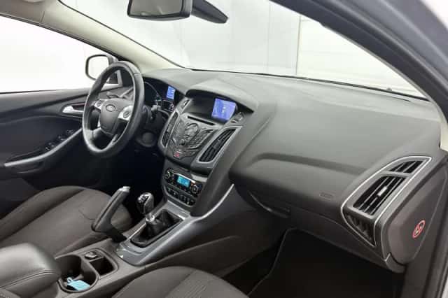 Ford Focus (2013) thumbnail 18