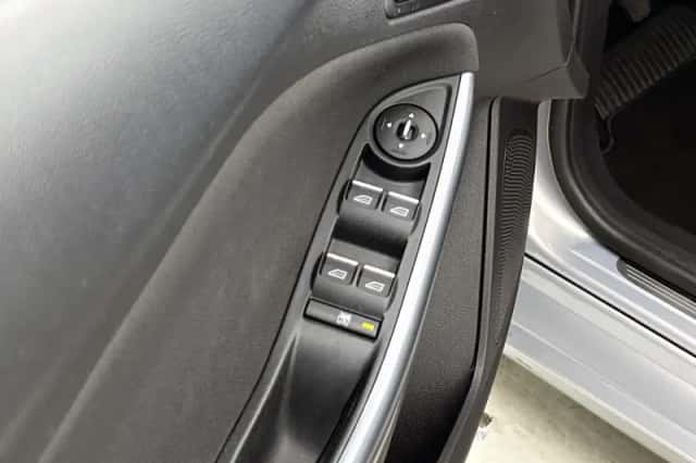 Ford Focus (2013) thumbnail 28