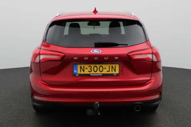 Ford Focus (2021) thumbnail 5