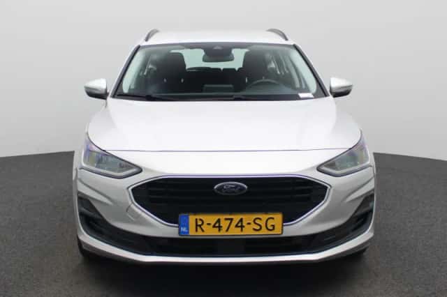 Ford Focus (2022) thumbnail 3