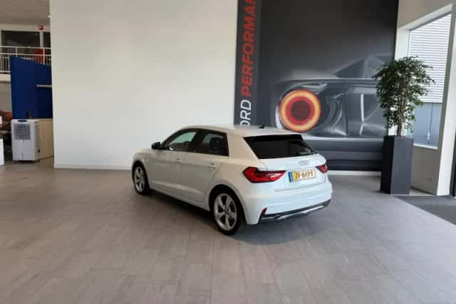 Audi A1 (2019) thumbnail 4