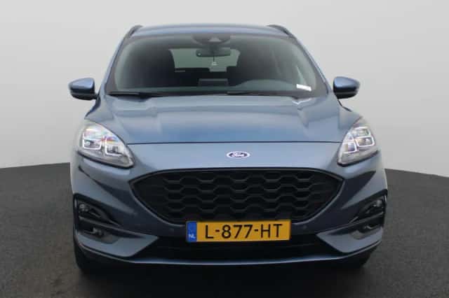 Ford Kuga (2021) thumbnail 3