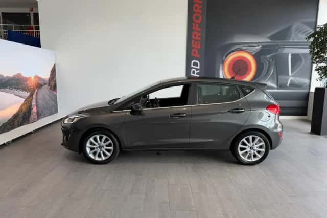 Ford Fiesta (2017) thumbnail 2