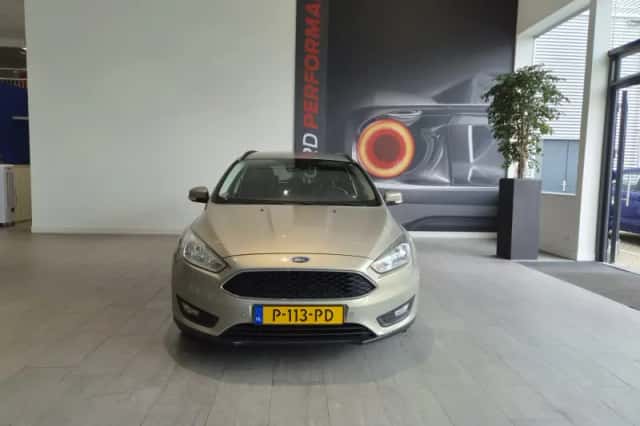 Ford Focus (2017) thumbnail 2