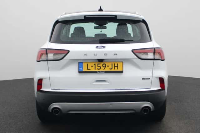 Ford Kuga (2021) thumbnail 5