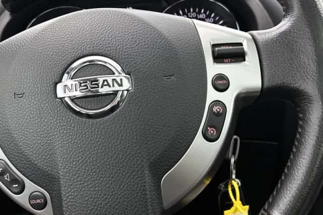 Nissan Qashqai (2012) thumbnail 6