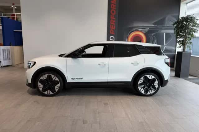 Ford Explorer (2026) thumbnail 3