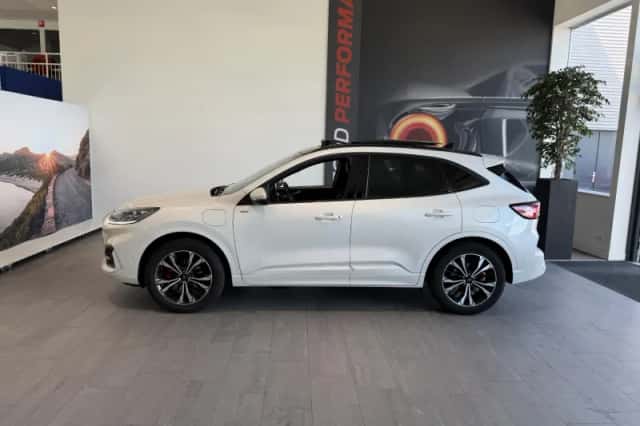 Ford Kuga (2021) thumbnail 2