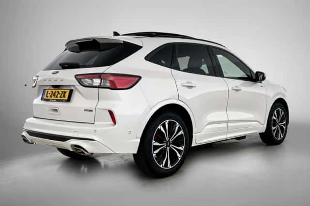 Ford Kuga (2021) thumbnail 4