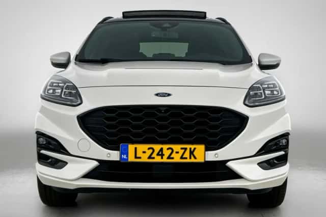 Ford Kuga (2021) thumbnail 5