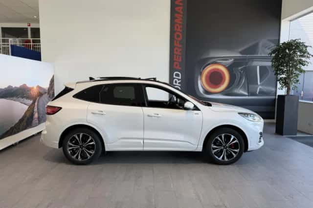 Ford Kuga (2021) thumbnail 6