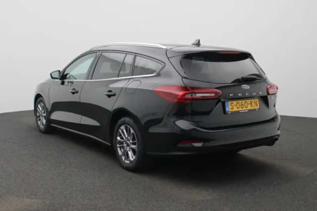 Ford Focus (2023) thumbnail 2