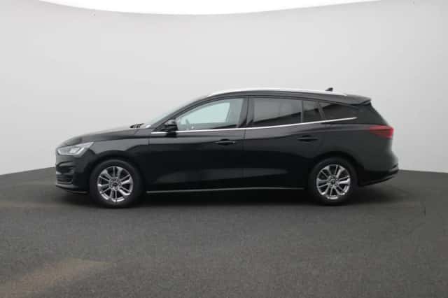 Ford Focus (2023) thumbnail 4