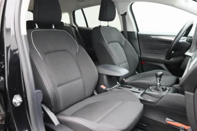 Ford Focus (2023) thumbnail 34