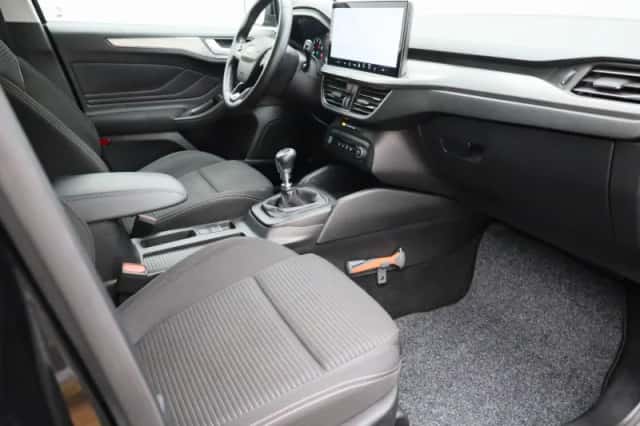 Ford Focus (2023) thumbnail 35