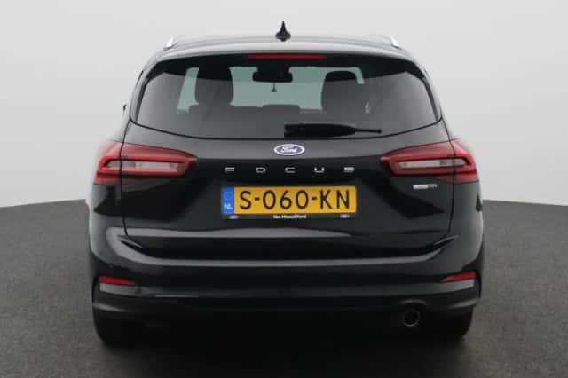 Ford Focus (2023) thumbnail 5