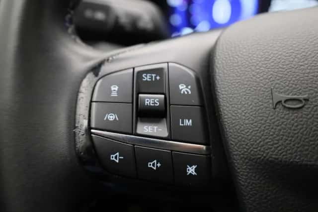 Ford Focus (2021) thumbnail 18