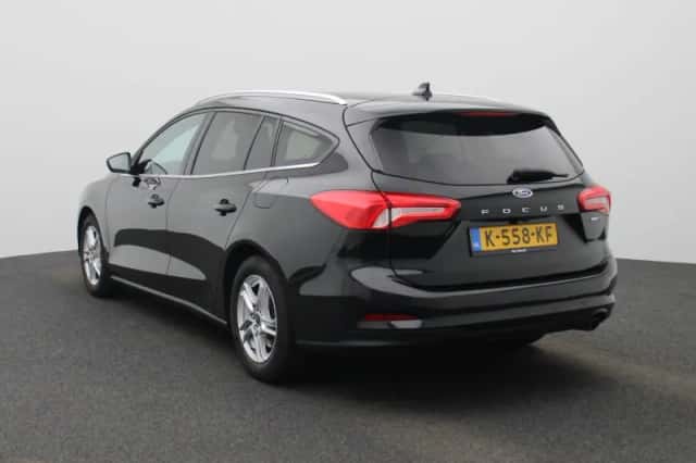 Ford Focus (2021) thumbnail 2