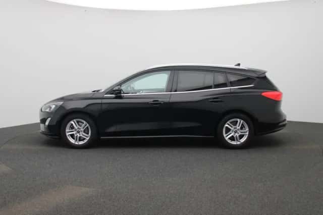 Ford Focus (2021) thumbnail 4