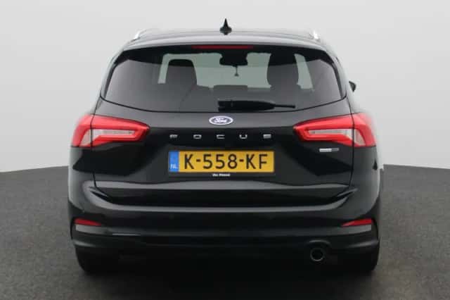 Ford Focus (2021) thumbnail 5