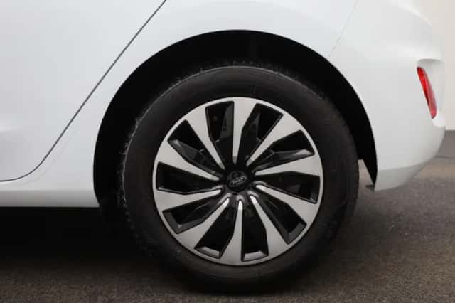Ford Fiesta (2023) thumbnail 13