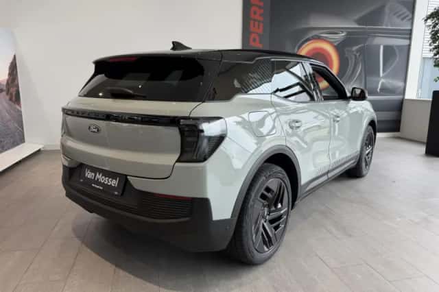 Ford Explorer (2026) thumbnail 4