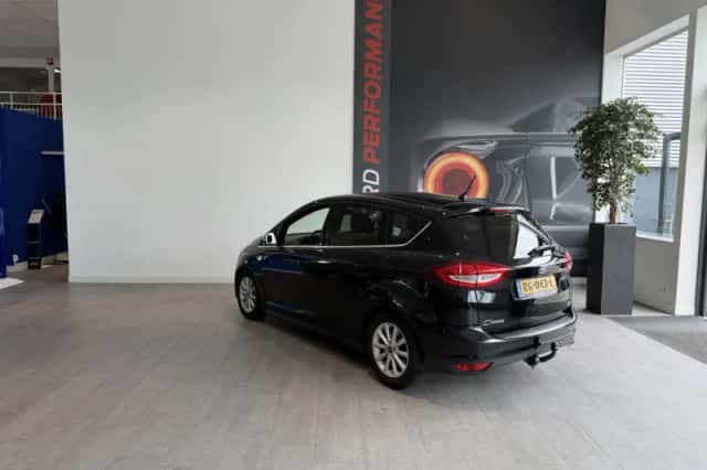 Ford C-Max (2017) thumbnail 3