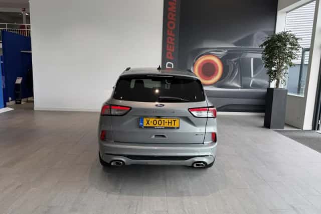 Ford Kuga (2023) thumbnail 4