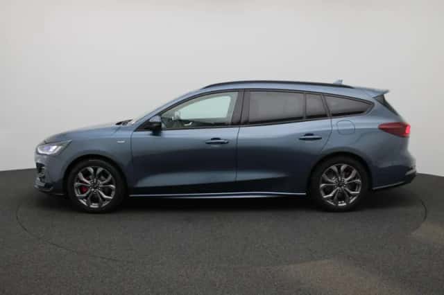 Ford Focus (2023) thumbnail 4