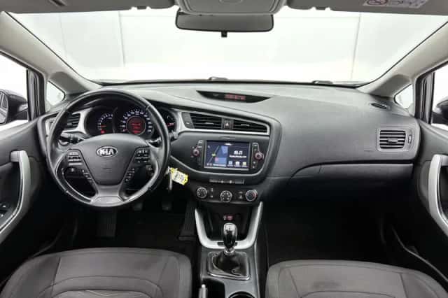 Kia Cee'd (2017) thumbnail 22