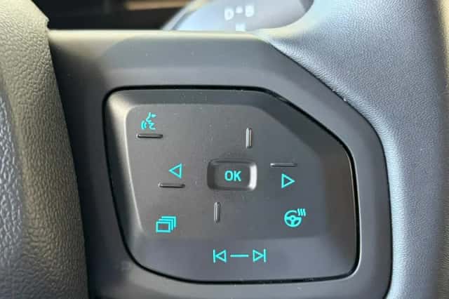 Ford Explorer (2026) thumbnail 6