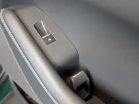 Ford Mustang Mach-E thumbnail 15