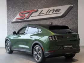 Ford Mustang Mach-E thumbnail 3